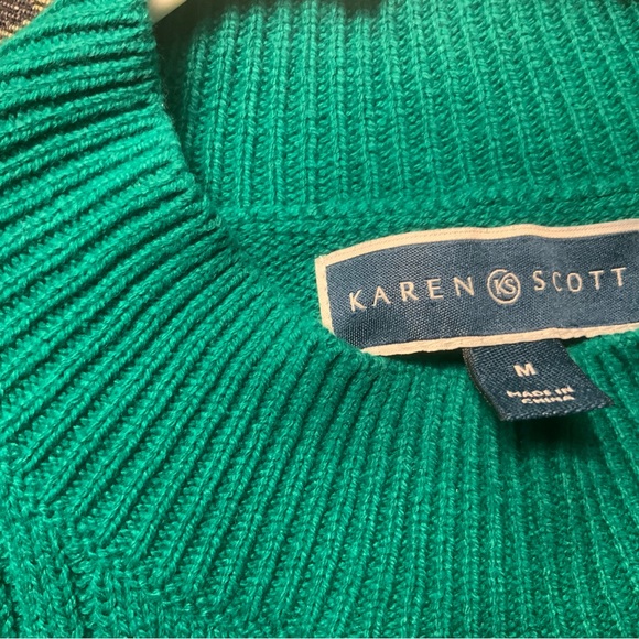 🔥SALE🔥NWOT BRAND NEW. Woman’s green long sleeve sweater to. Green. Size medium. - Picture 5 of 6